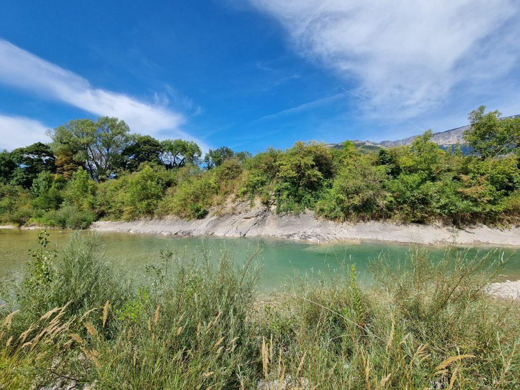 Vue sur la rivière depuis le camping