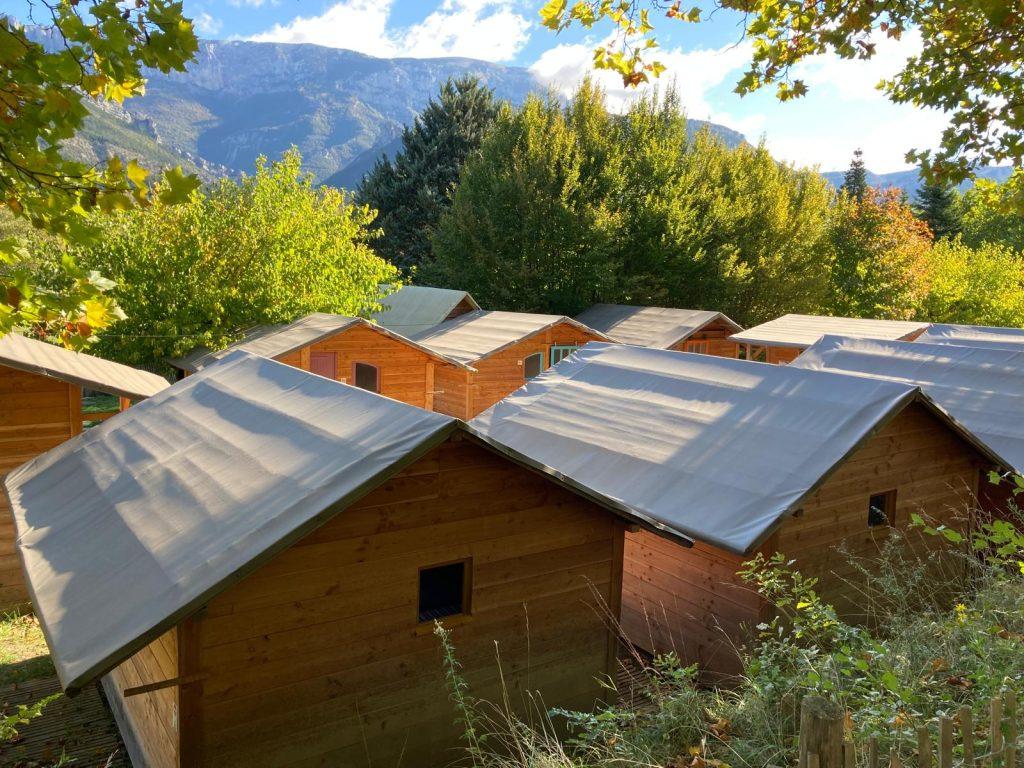 Ensemble des cabanes de la zone dite "Village", vue du dessus
