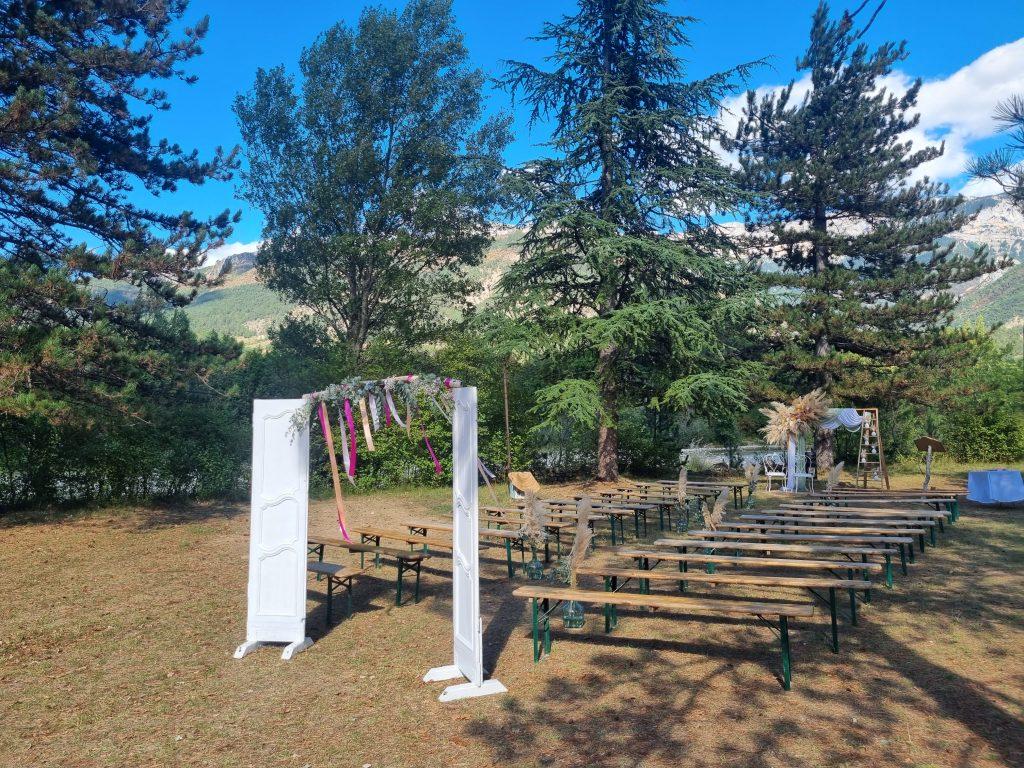 Le terrain de Valdie se prête à l'organisation de votre cérémonie laïque