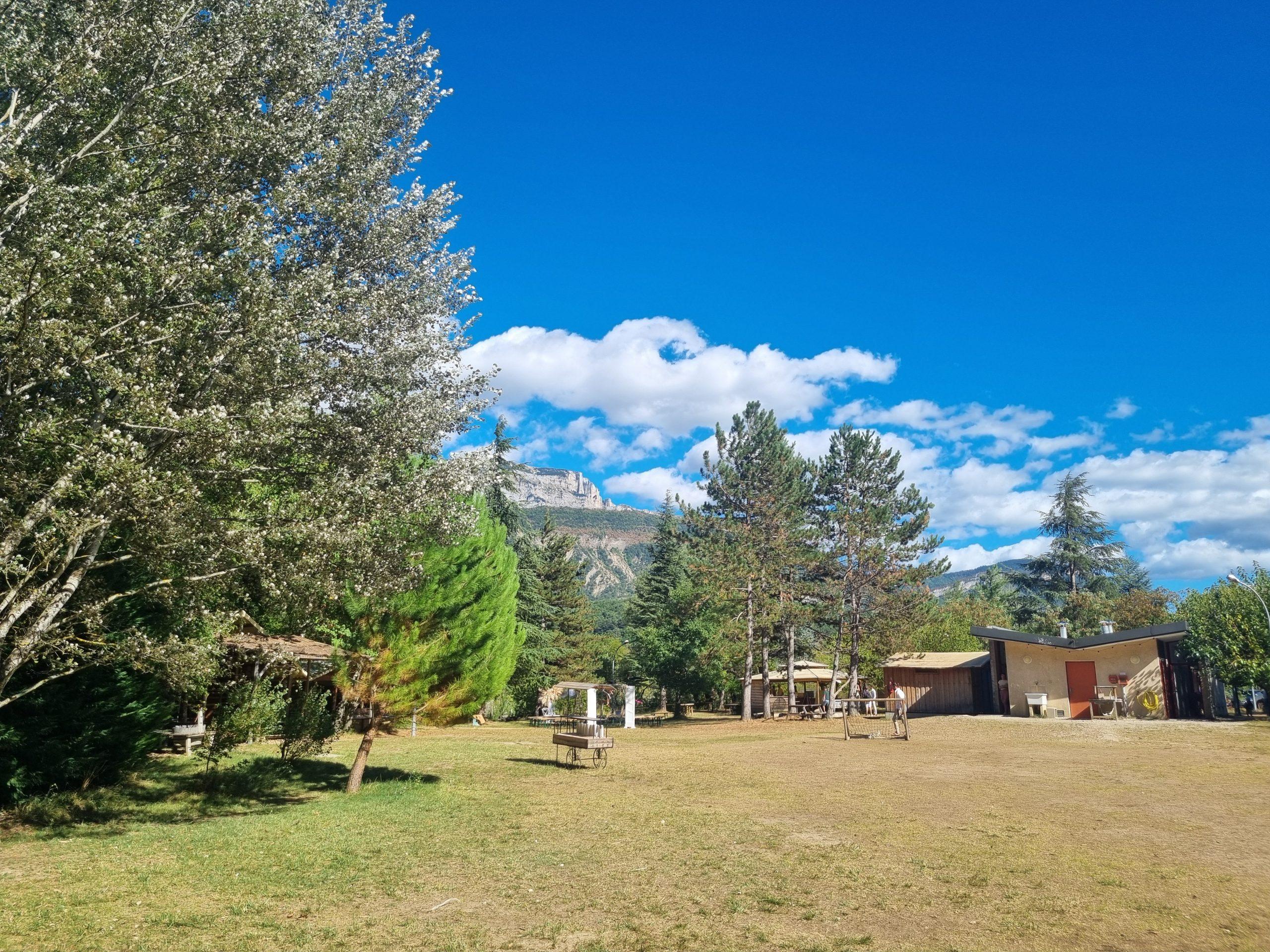 Un vaste terrain pour organiser votre événement