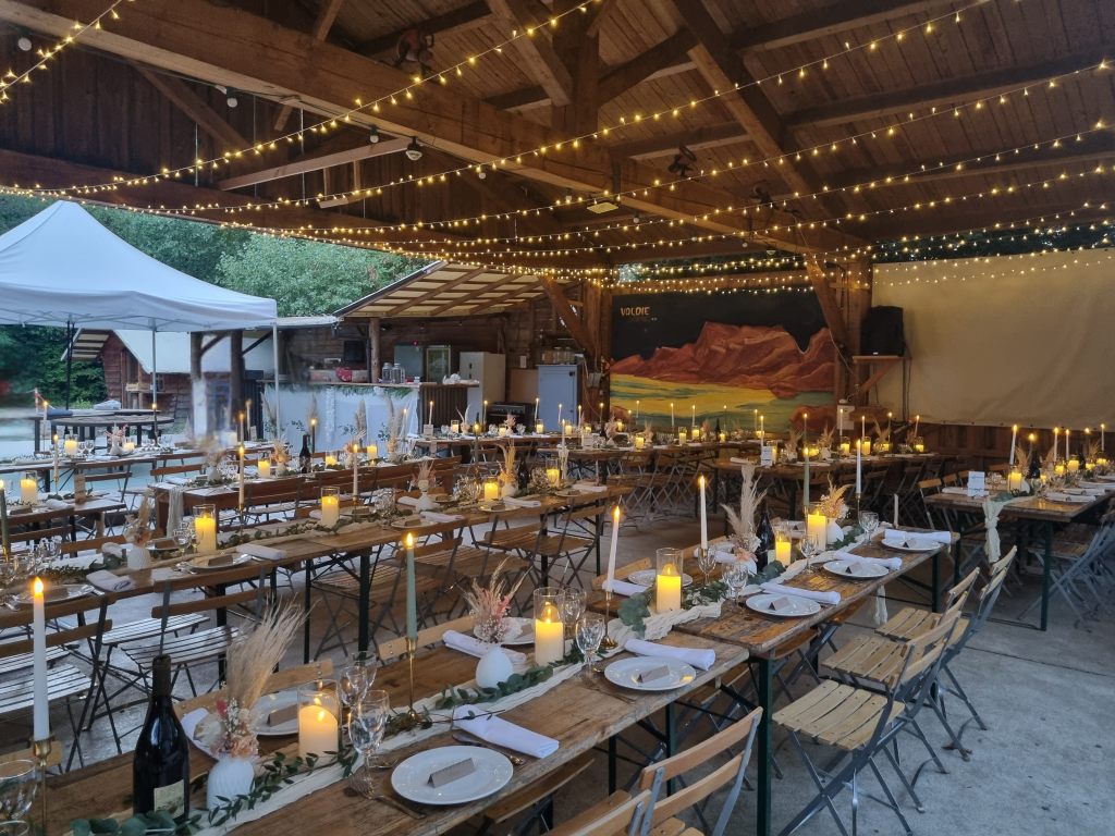 Une grande salle des fêtes pour vos repas de mariage